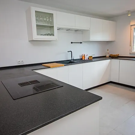 Jardines De La Duquesa 26 *